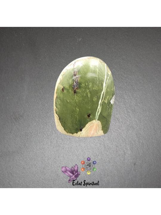 Forme libre en pierre naturelle de Jade