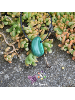 Malachite en pierre percée