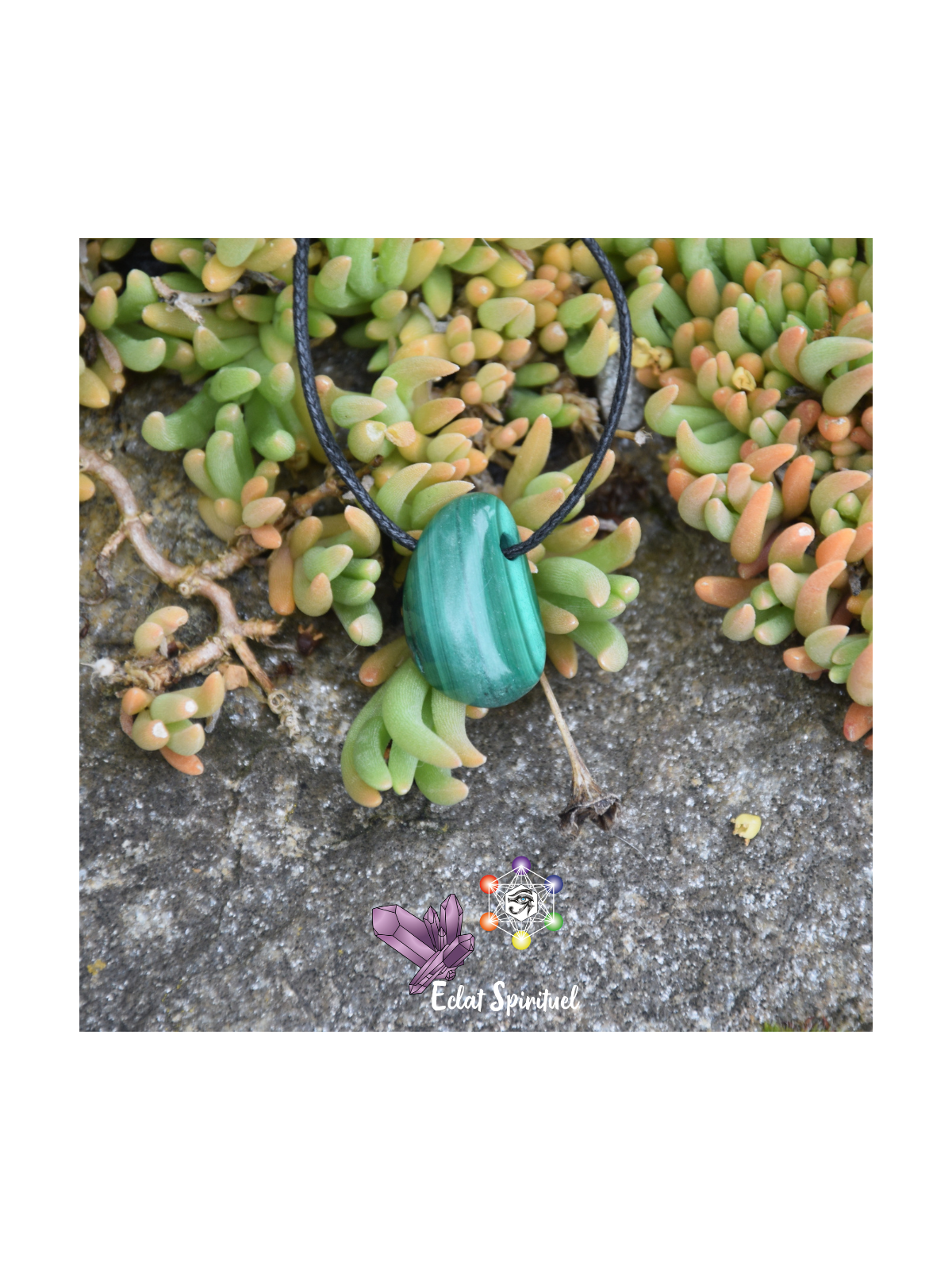 Malachite en pierre percée