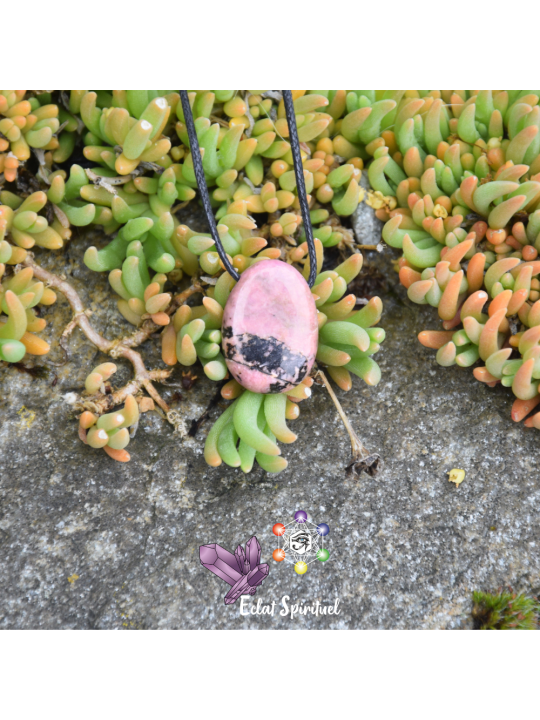 Rhodonite en pierre percée